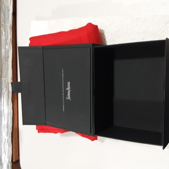 NEIMAN MARCUS GIFT BOX BLACK - Picture 4 of 7